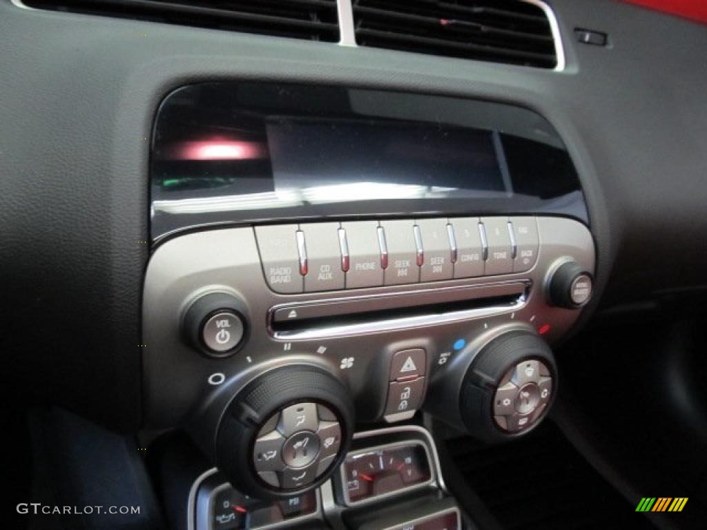 2011 Chevrolet Camaro SS/RS Convertible Controls Photo #48834837
