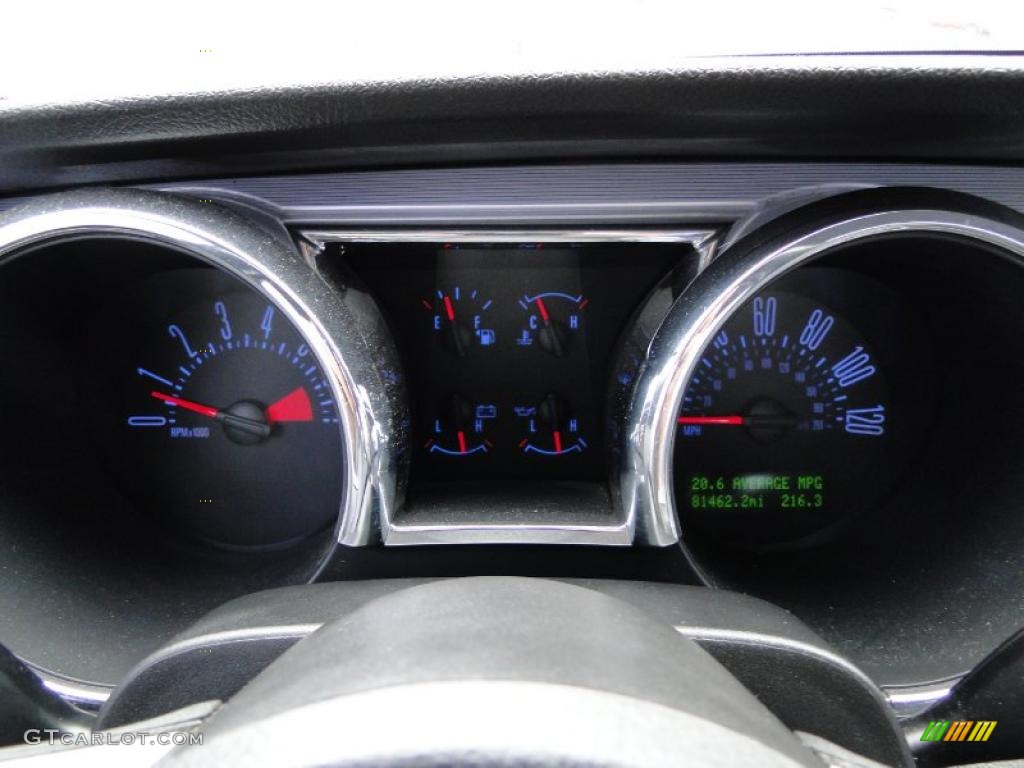 2006 Mustang V6 Premium Coupe - Satin Silver Metallic / Light Graphite photo #19