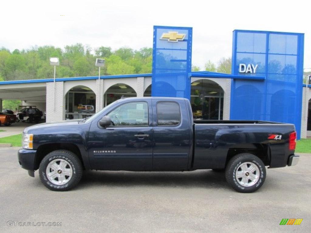 2011 Silverado 1500 LT Extended Cab 4x4 - Imperial Blue Metallic / Ebony photo #2