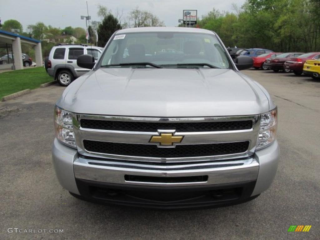 2011 Silverado 1500 LS Regular Cab 4x4 - Sheer Silver Metallic / Dark Titanium photo #7