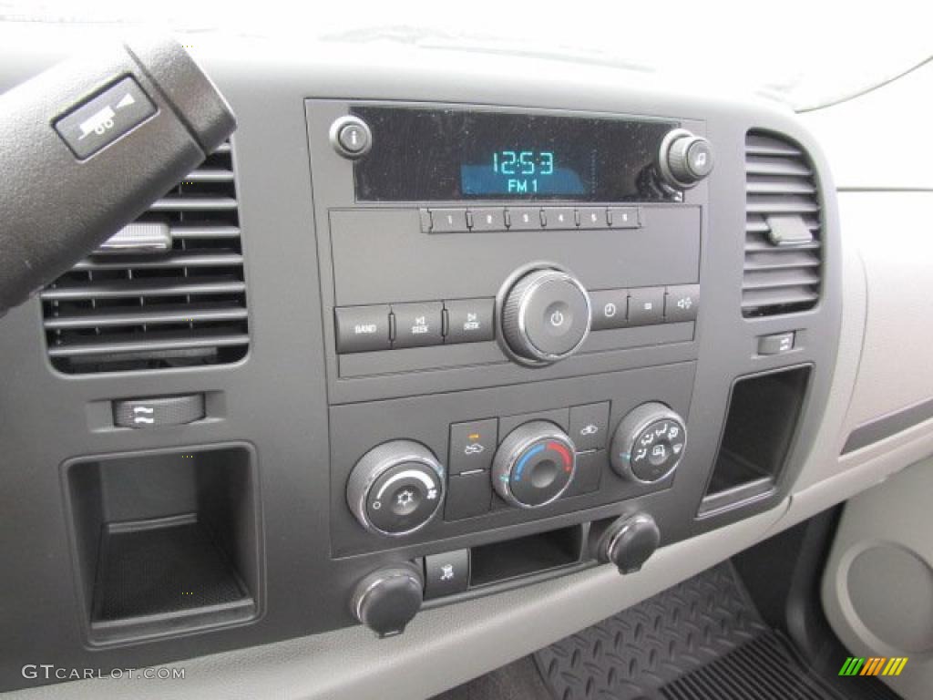 2011 Silverado 1500 LS Regular Cab 4x4 - Sheer Silver Metallic / Dark Titanium photo #14