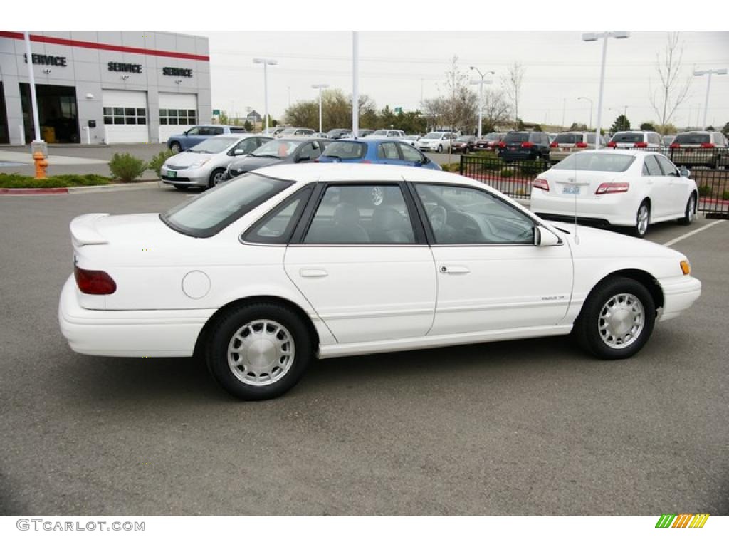 1995 Taurus GL Sedan - Performance White / Grey photo #2