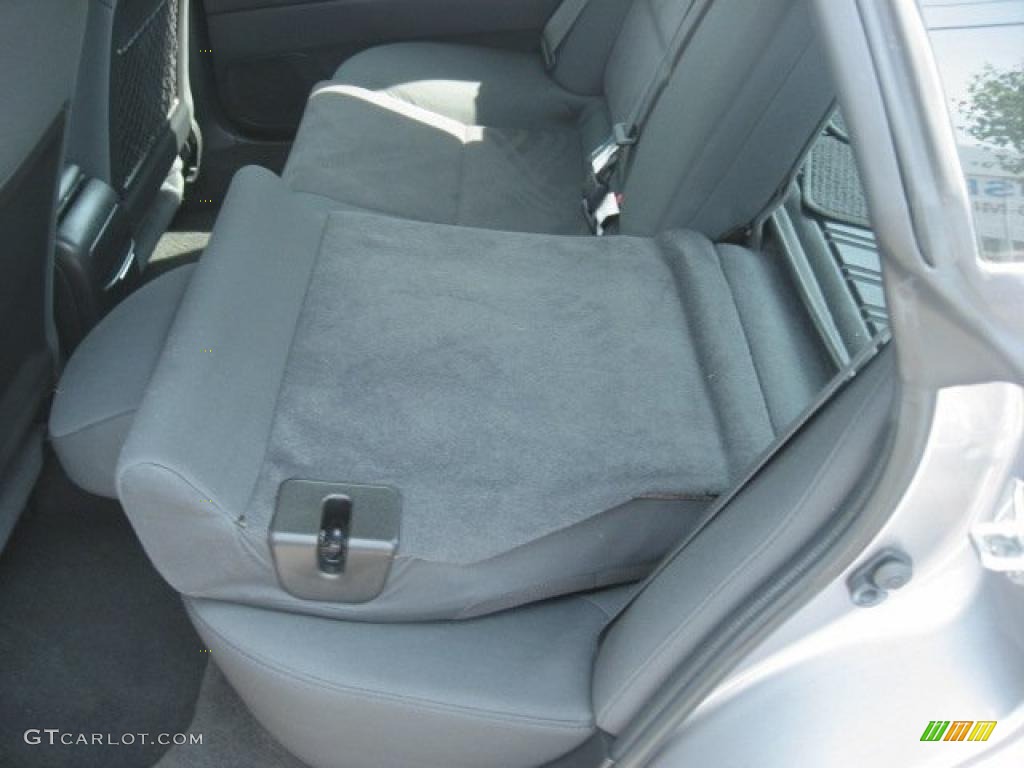 2009 Outback 2.5i Wagon - Quartz Silver Metallic / Off Black photo #18