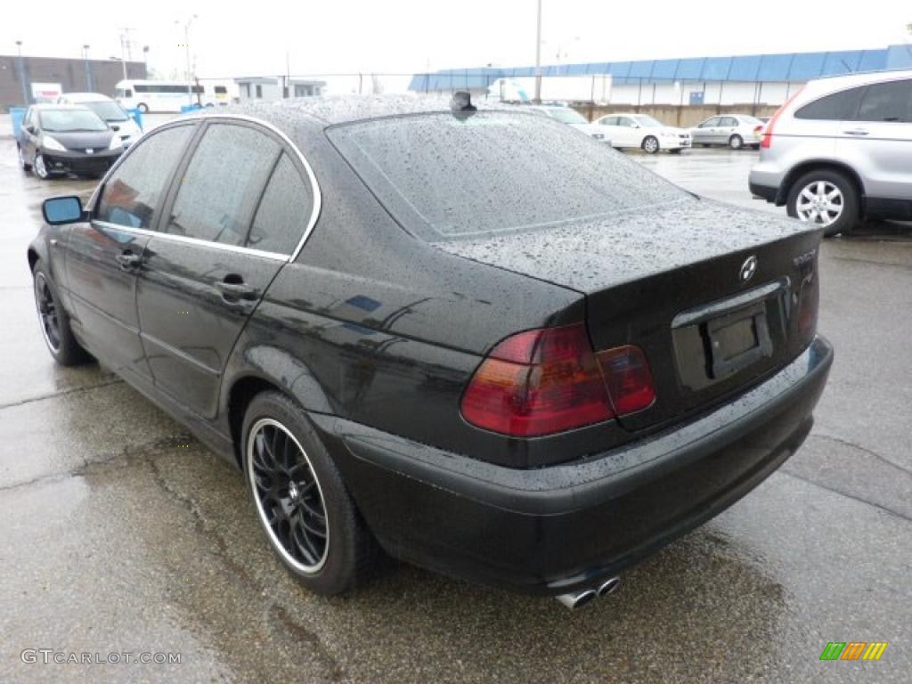 2004 3 Series 330xi Sedan - Jet Black / Sand photo #2