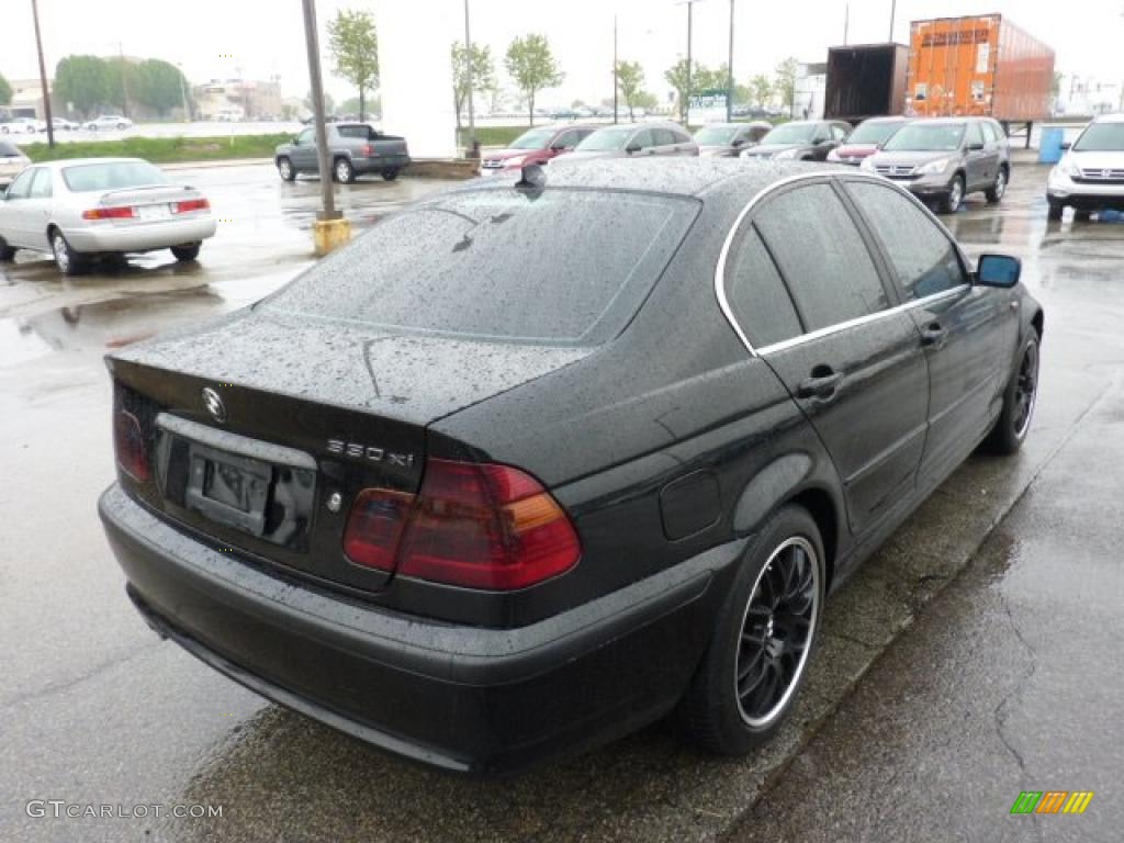 2004 3 Series 330xi Sedan - Jet Black / Sand photo #4