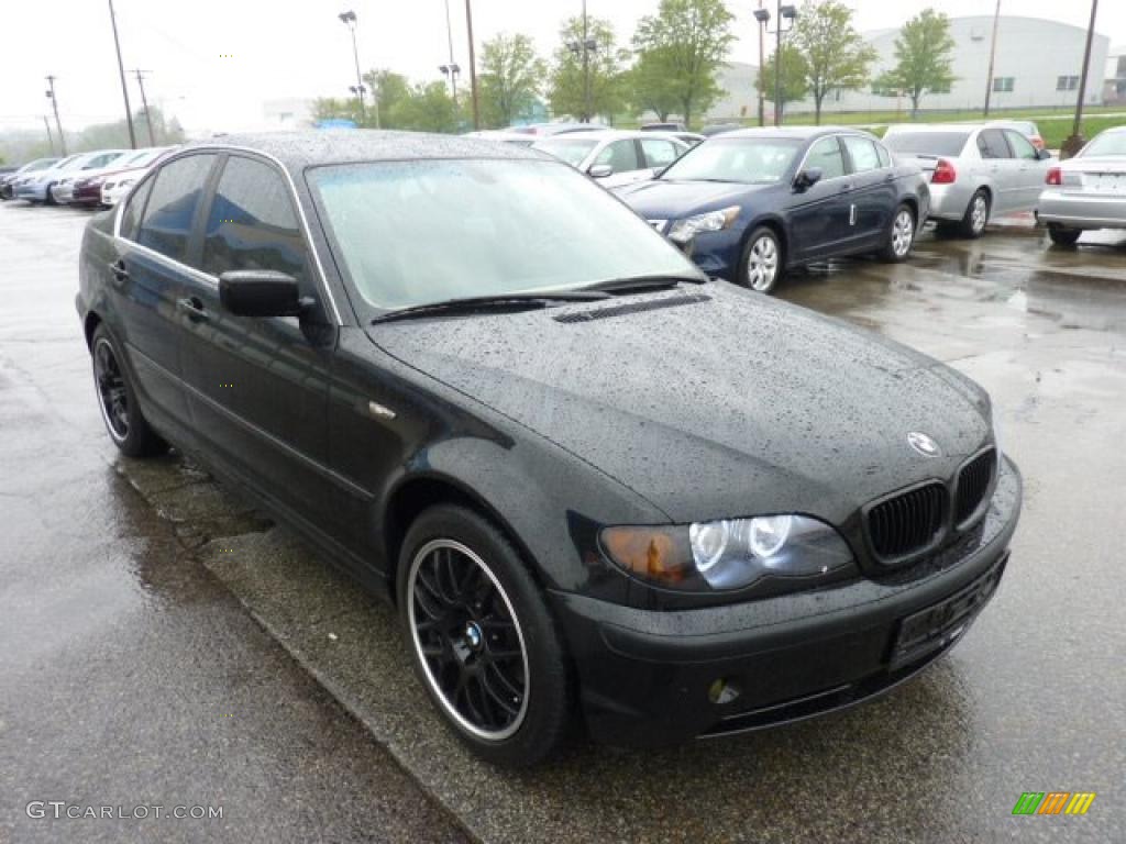 2004 3 Series 330xi Sedan - Jet Black / Sand photo #5