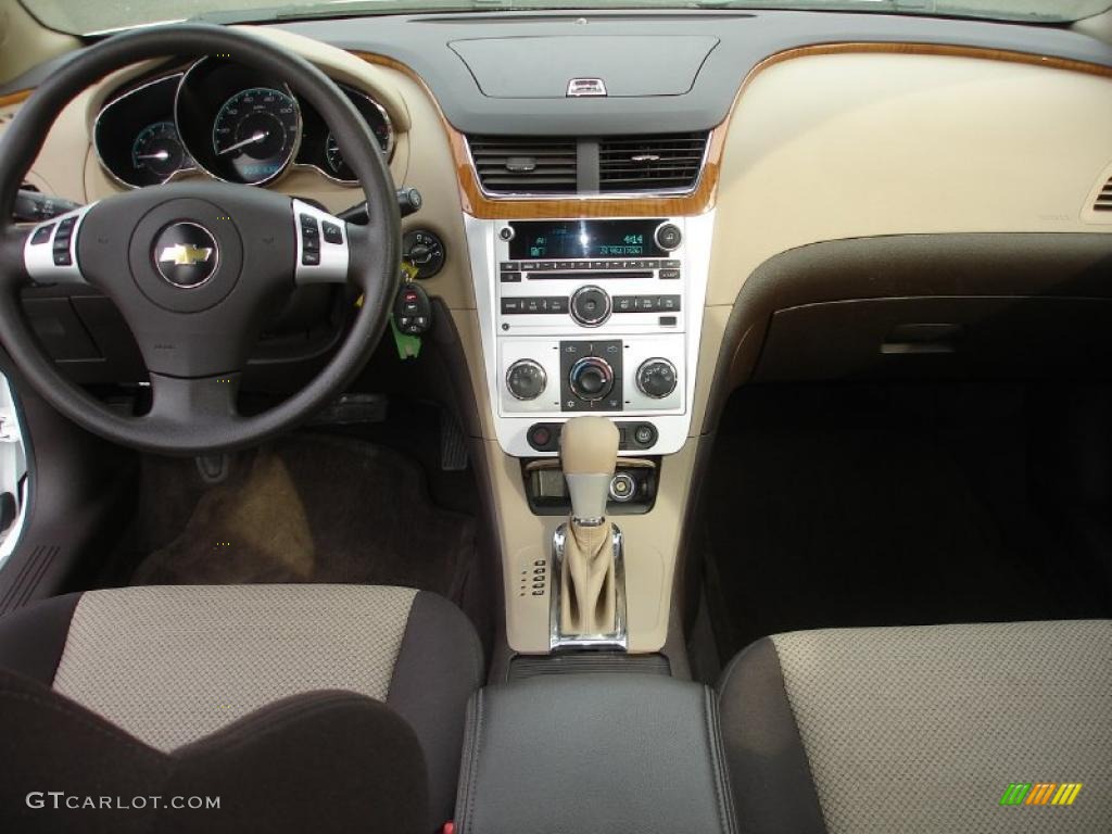 2011 Chevrolet Malibu LT Cocoa/Cashmere Dashboard Photo #48842337