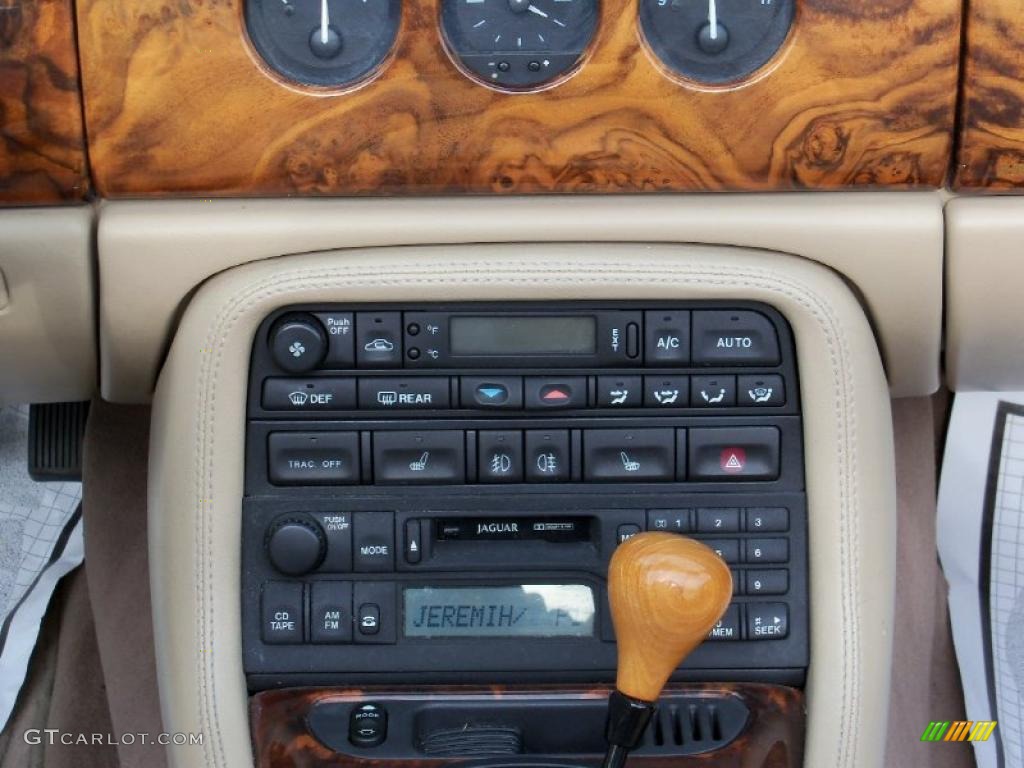 1999 Jaguar XK XK8 Convertible Controls Photo #48845394