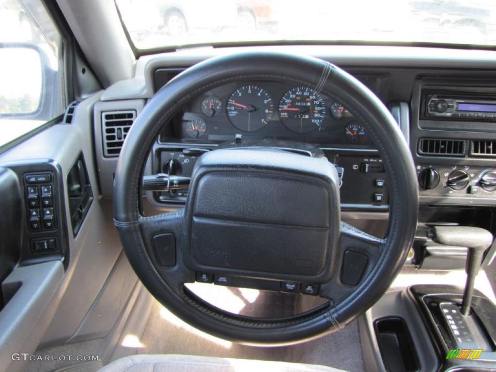 1994 Grand Cherokee Laredo - Everglade Green Pearl / Agate Black photo #19