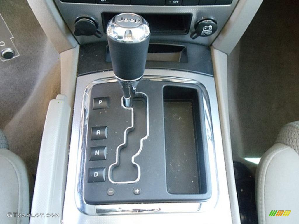 2007 Jeep Commander Sport 5 Speed Automatic Transmission Photo #48846748