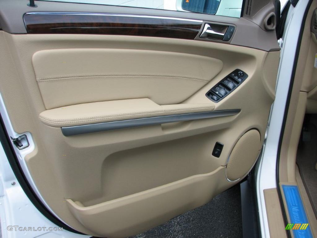 2011 Mercedes-Benz GL 450 4Matic Cashmere Door Panel Photo #48847456