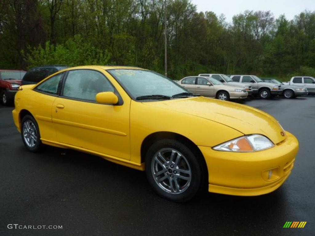 2002 Cavalier LS Sport Coupe - Yellow / Graphite photo #1