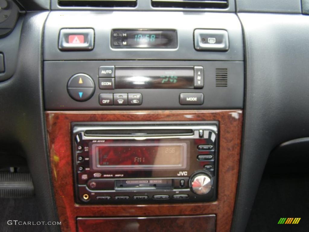 1996 Maxima GLE - Arctic White Pearl / Gray photo #14