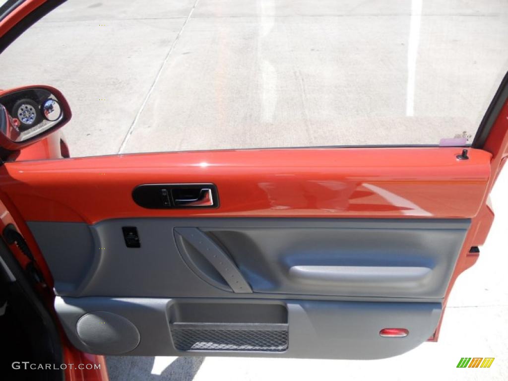 2005 Volkswagen New Beetle GL Coupe Black Door Panel Photo #48855853