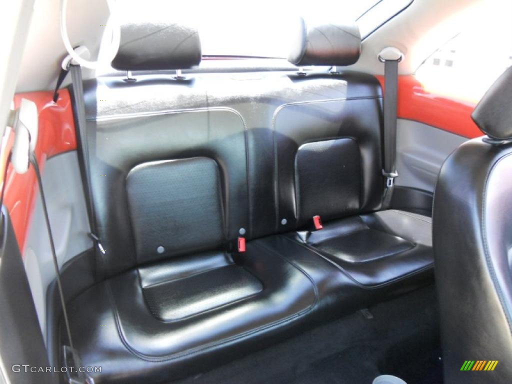 Black Interior 2005 Volkswagen New Beetle GL Coupe Photo #48855898