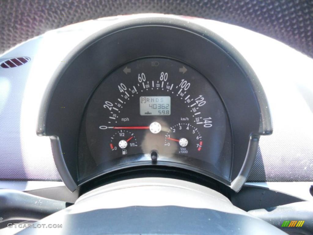 2005 Volkswagen New Beetle GL Coupe Gauges Photo #48855967