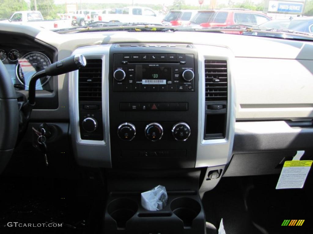 2011 Ram 1500 SLT Quad Cab 4x4 - Brilliant Black Crystal Pearl / Dark Slate Gray/Medium Graystone photo #14