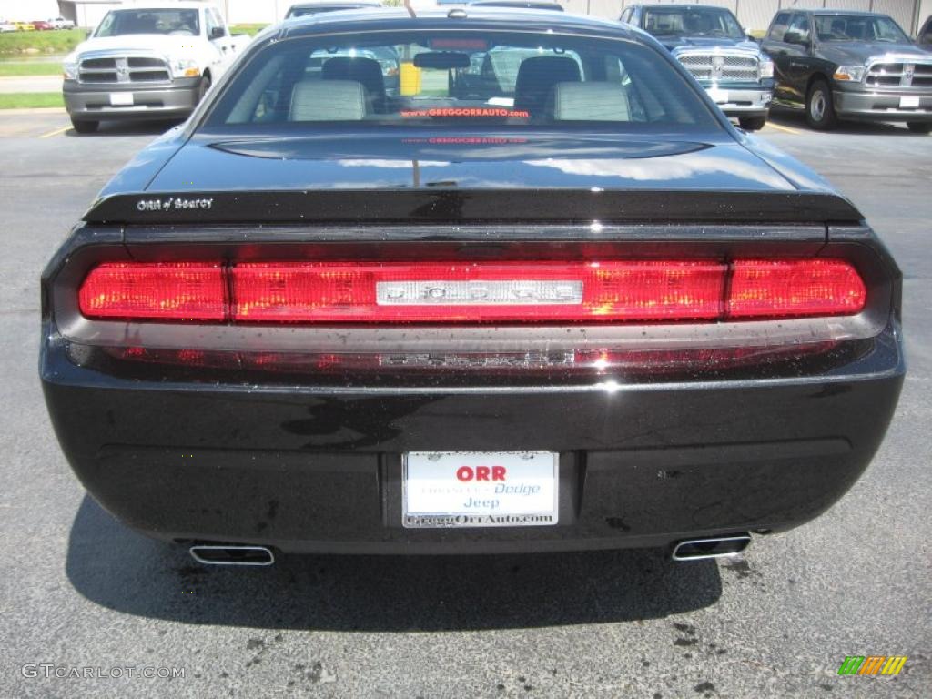 2011 Challenger R/T Classic - Brilliant Black Crystal Pearl / Dark Slate Gray photo #6