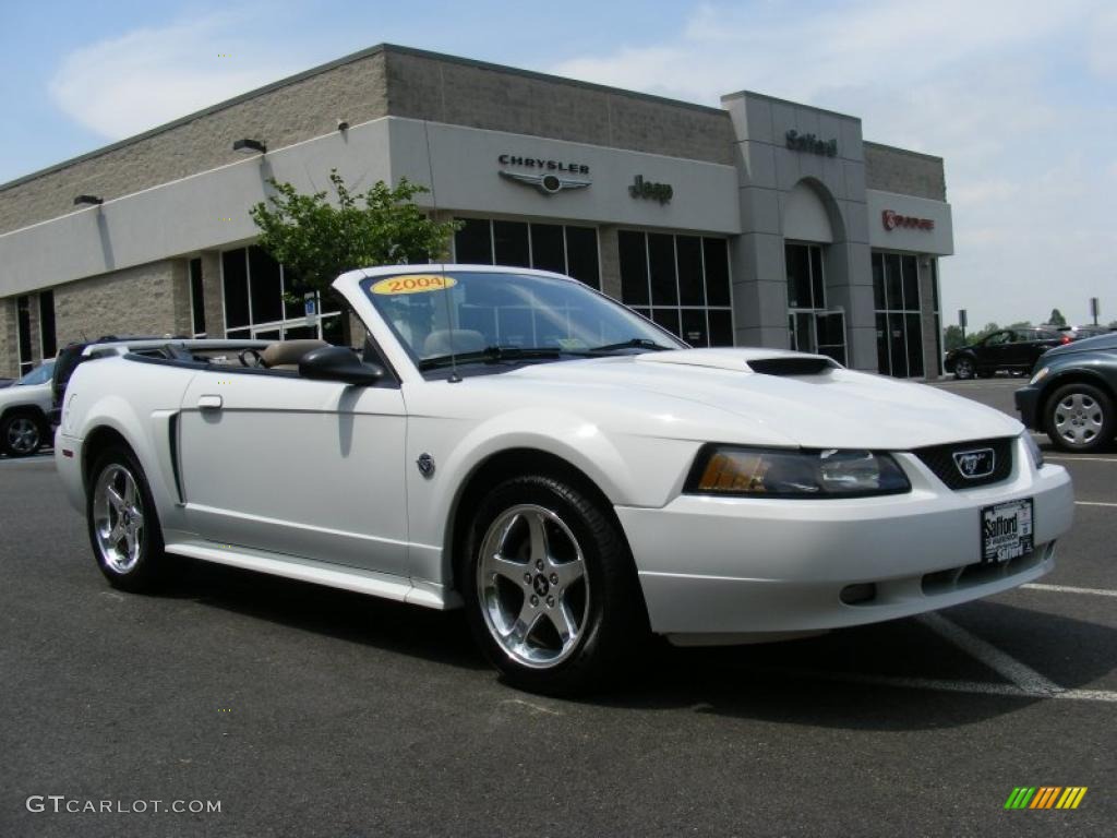 2004 Mustang GT Convertible - Oxford White / Medium Parchment photo #3