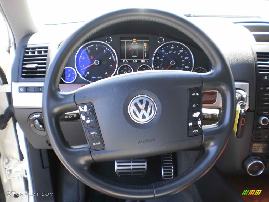 2004 Volkswagen Touareg V8 Teak Steering Wheel Photo #48863194