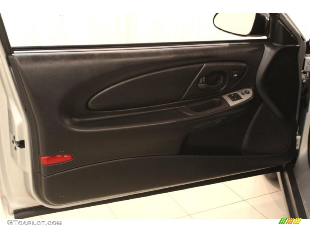 2006 Chevrolet Monte Carlo LS Ebony Door Panel Photo #48863713