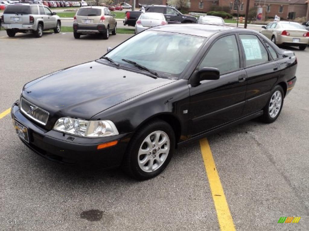 2001 S40 1.9T - Midnight Black Metallic / Off Black photo #1