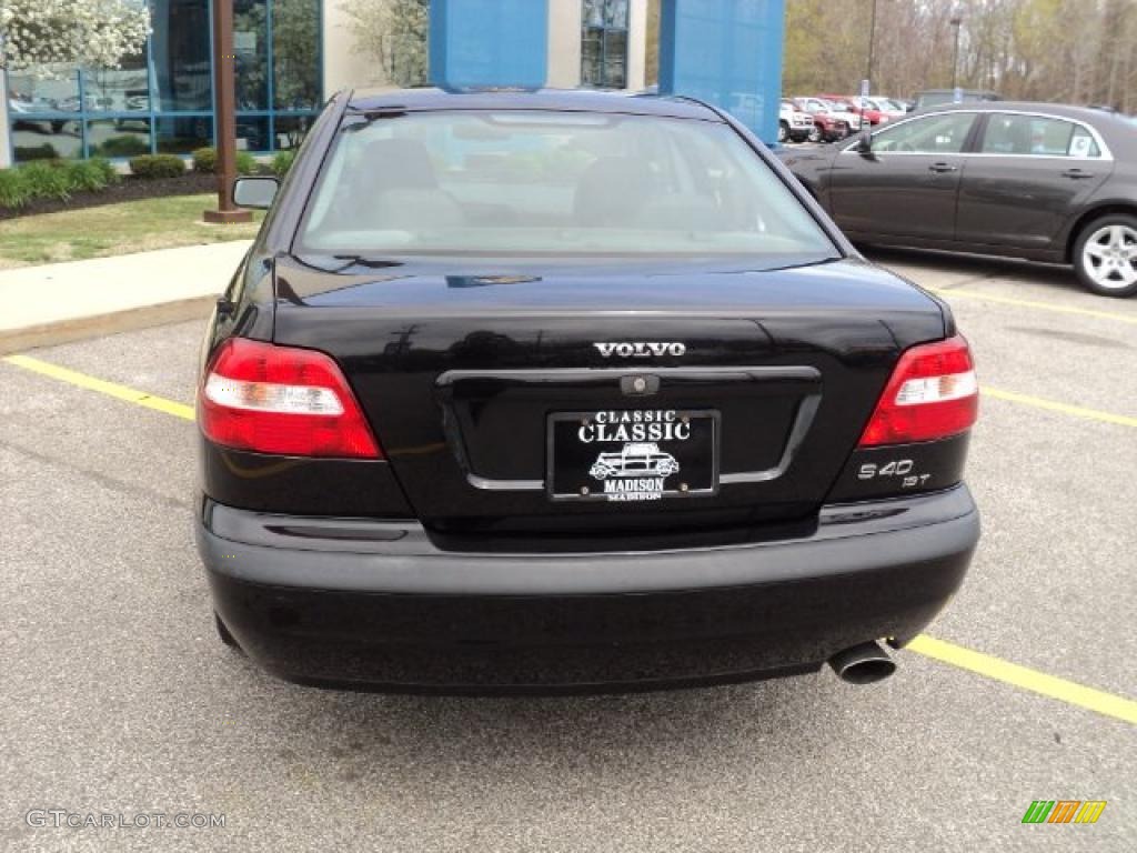 2001 S40 1.9T - Midnight Black Metallic / Off Black photo #5