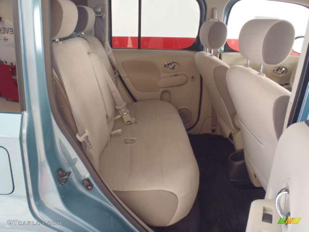 2011 Nissan Cube 1.8 Interior Color Photos