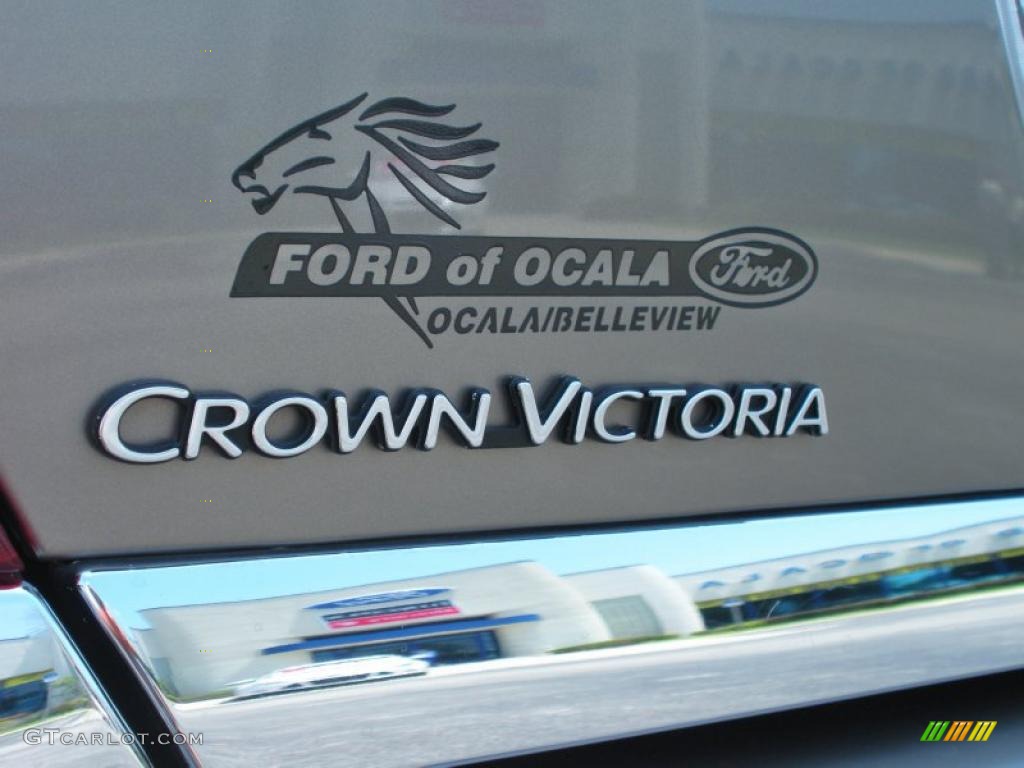2003 Crown Victoria Sedan - Arizona Beige Metallic / Medium Parchment photo #9