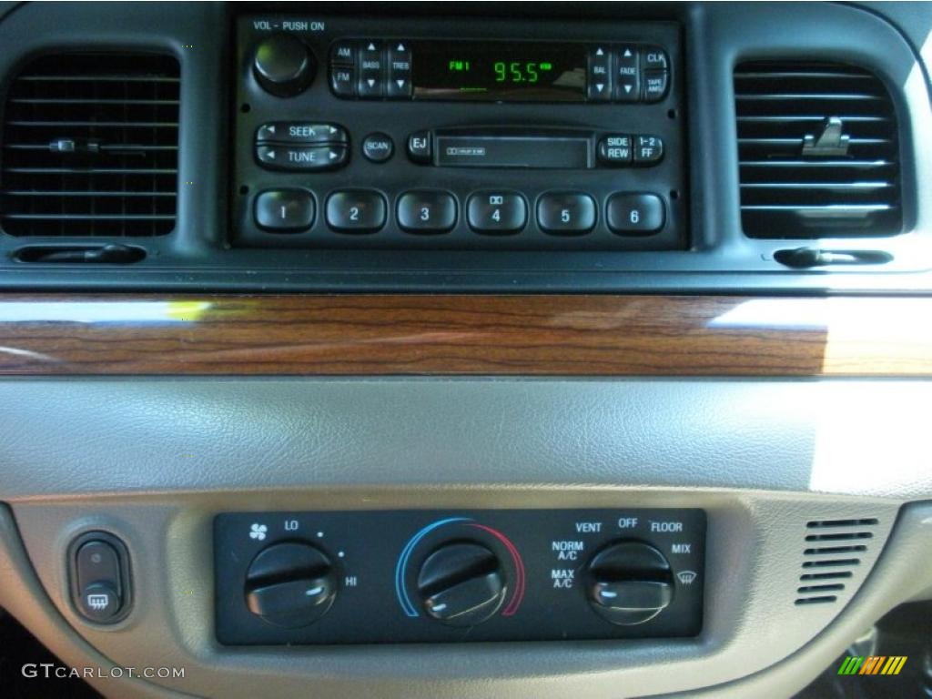2003 Ford Crown Victoria Sedan Controls Photos
