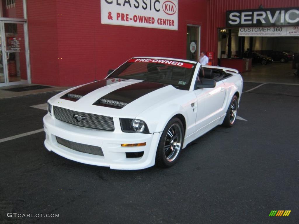 2006 Mustang V6 Premium Convertible - Performance White / Dark Charcoal photo #1