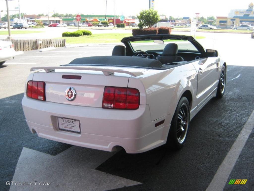 2006 Mustang V6 Premium Convertible - Performance White / Dark Charcoal photo #5