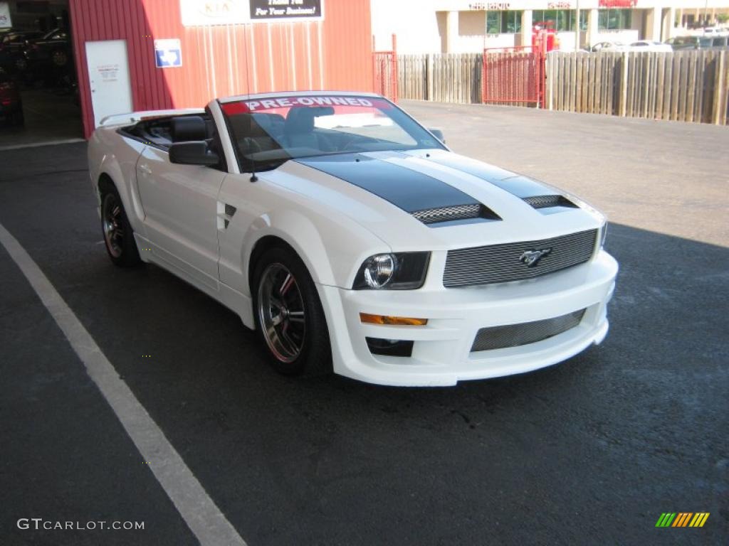 2006 Mustang V6 Premium Convertible - Performance White / Dark Charcoal photo #7