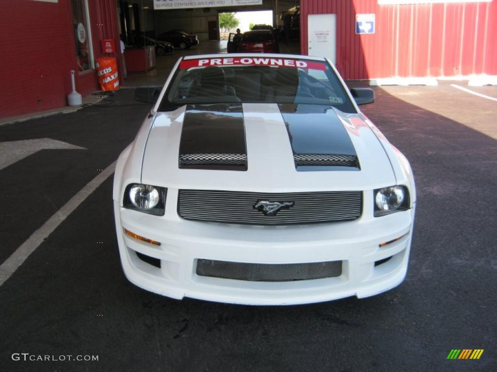 2006 Mustang V6 Premium Convertible - Performance White / Dark Charcoal photo #8