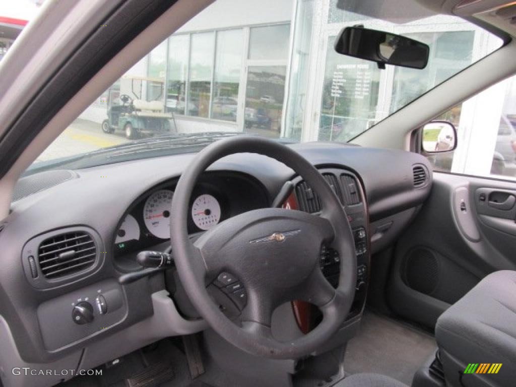 2005 Town & Country LX - Bright Silver Metallic / Medium Slate Gray photo #9