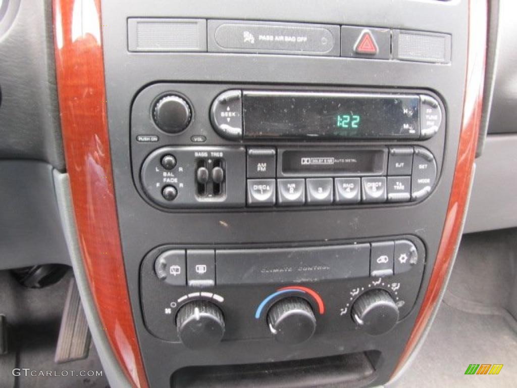 2005 Town & Country LX - Bright Silver Metallic / Medium Slate Gray photo #12