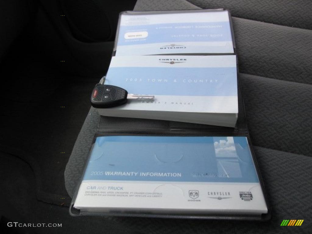 2005 Town & Country LX - Bright Silver Metallic / Medium Slate Gray photo #17