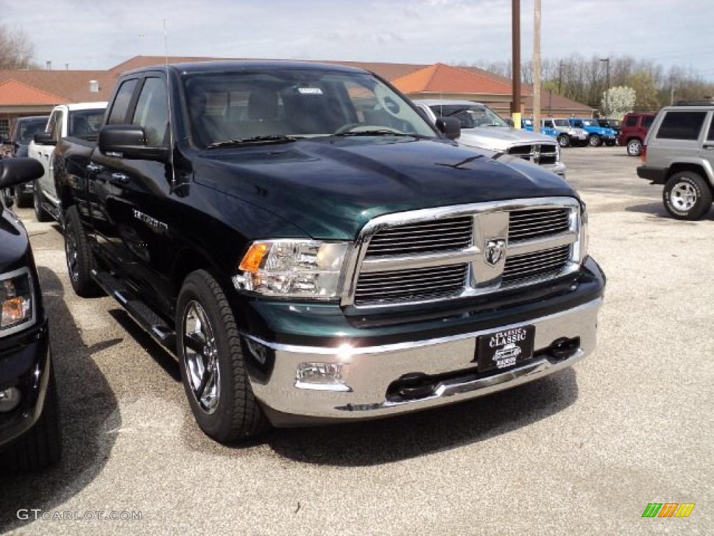 2011 Ram 1500 SLT Quad Cab 4x4 - Hunter Green Pearl / Dark Slate Gray/Medium Graystone photo #3