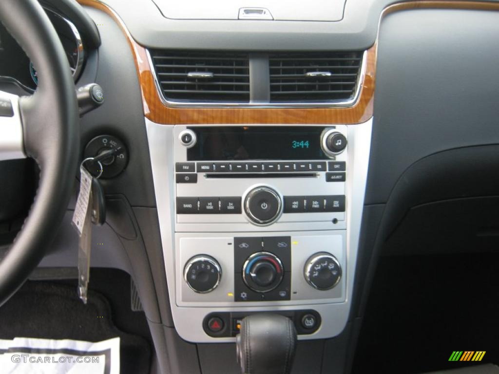 2011 Chevrolet Malibu LT Controls Photo #48873648