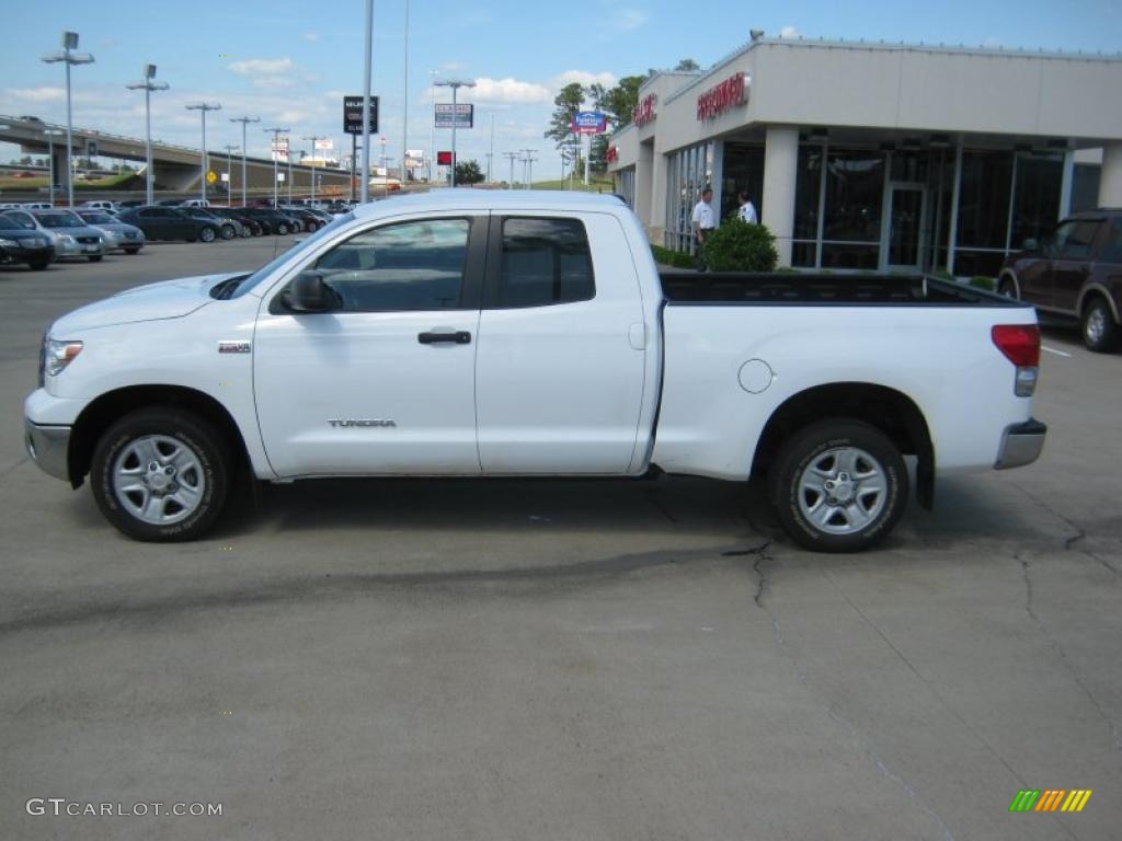 2008 Tundra SR5 Double Cab - Super White / Graphite Gray photo #2