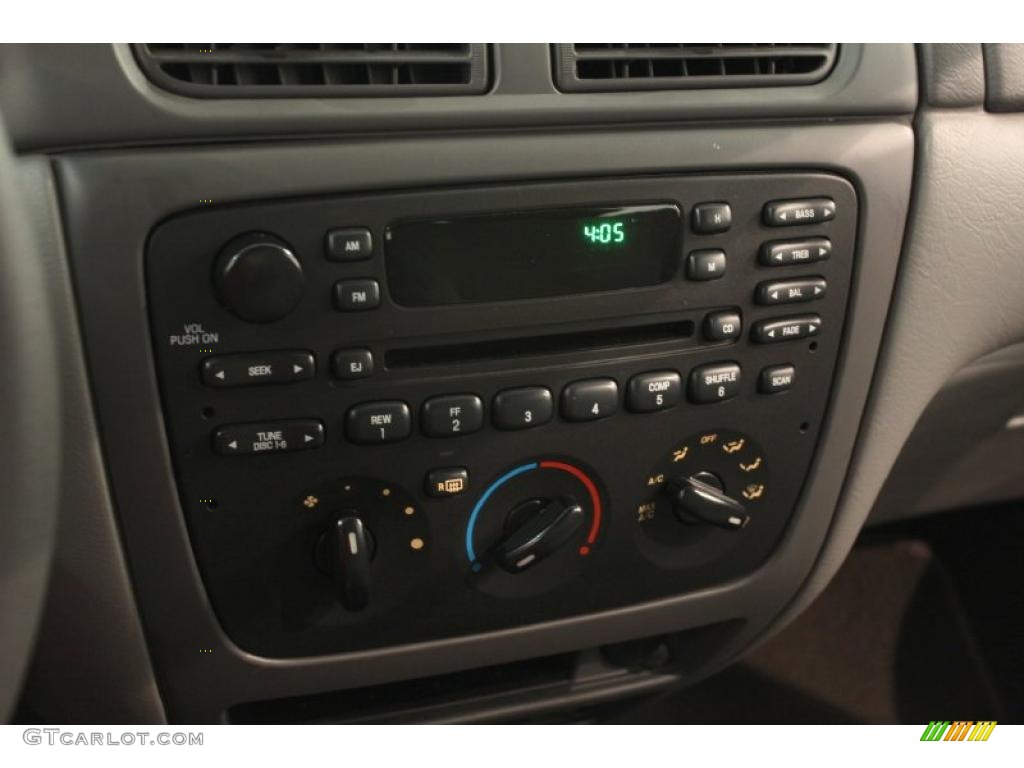 2003 Ford Taurus SE Controls Photo #48877674