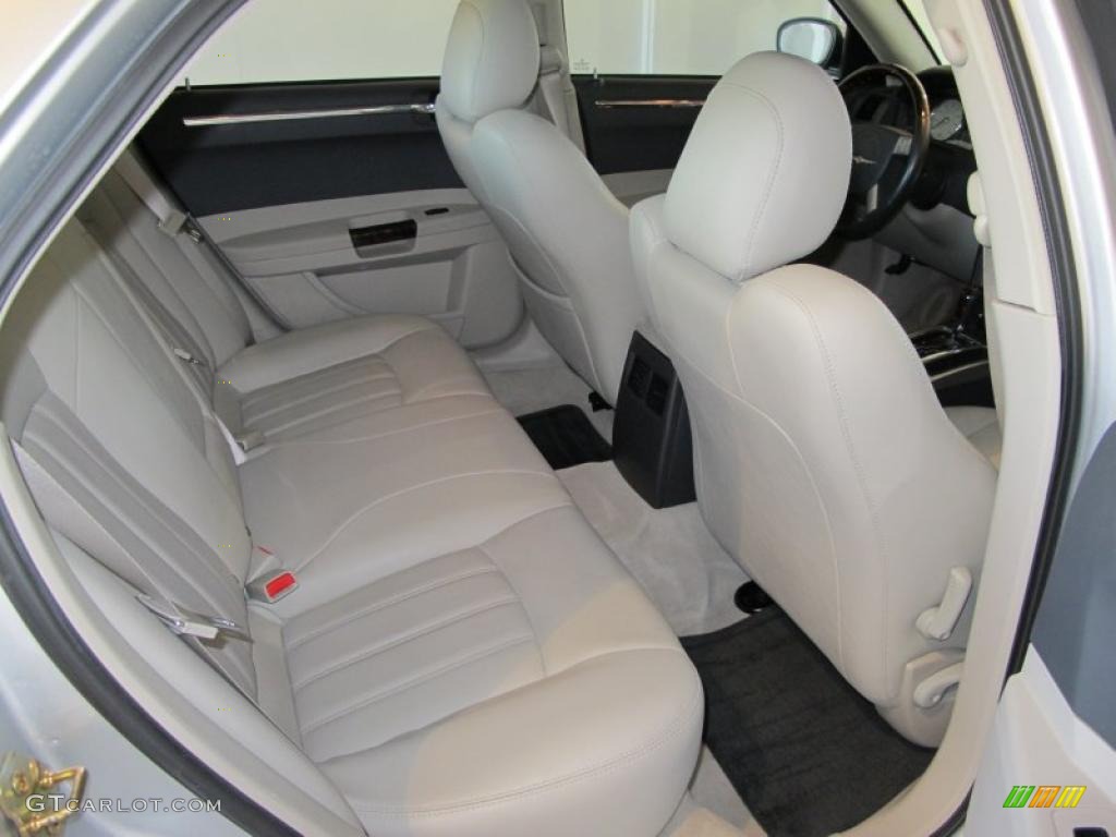 2005 300 C HEMI - Bright Silver Metallic / Dark Slate Gray/Light Graystone photo #8