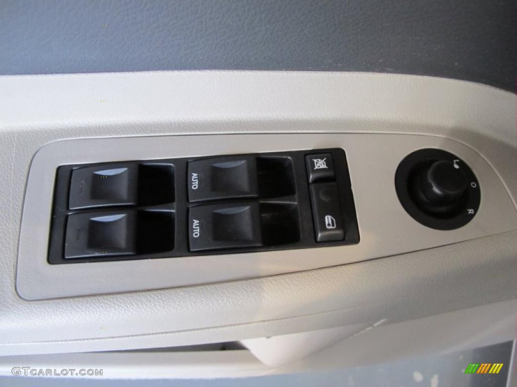 2005 300 C HEMI - Bright Silver Metallic / Dark Slate Gray/Light Graystone photo #14