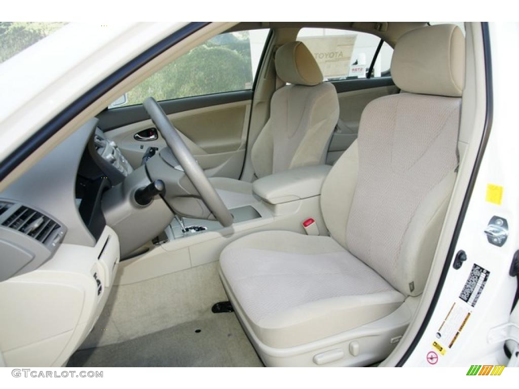 2011 Toyota Camry LE interior Photo #48879804