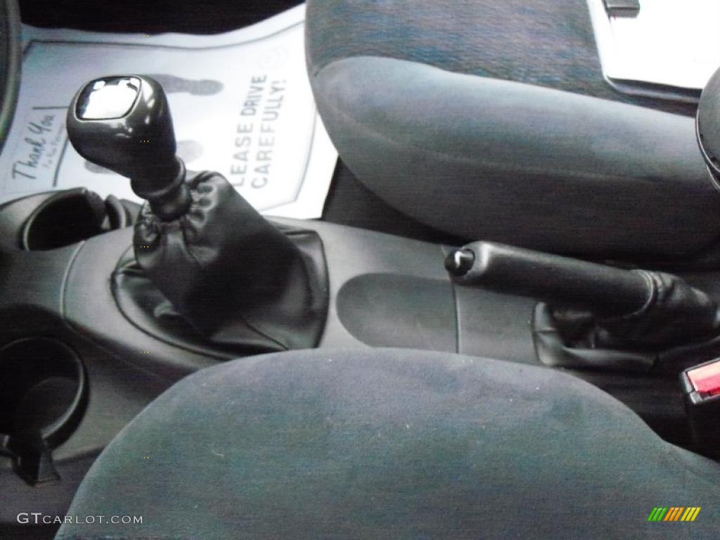 2001 Ford Focus SE Sedan 5 Speed Manual Transmission Photo #48880194