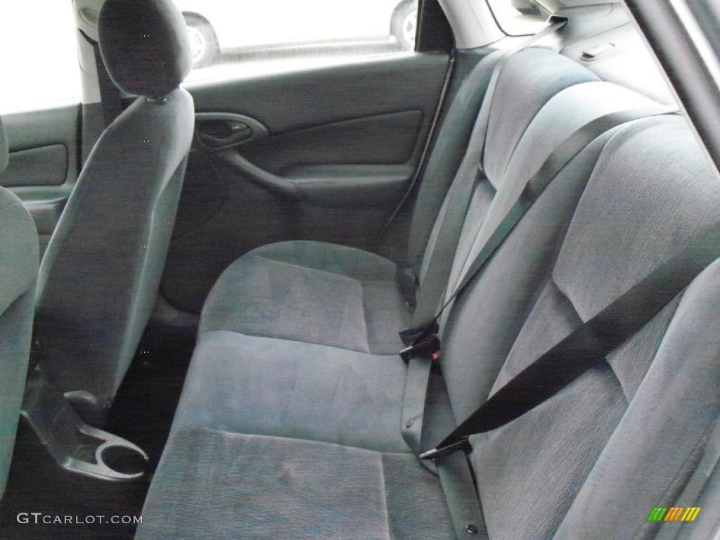 Dark Charcoal Black Interior 2001 Ford Focus SE Sedan Photo #48880212