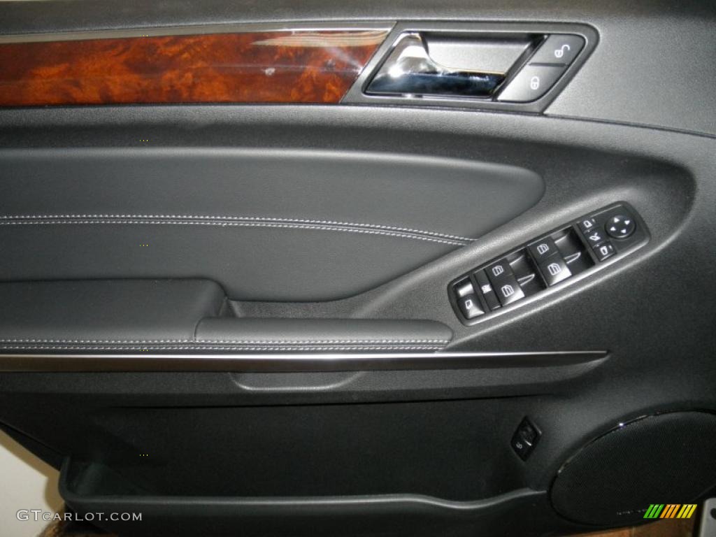 2011 GL 550 4Matic - Steel Grey Metallic / Black photo #6