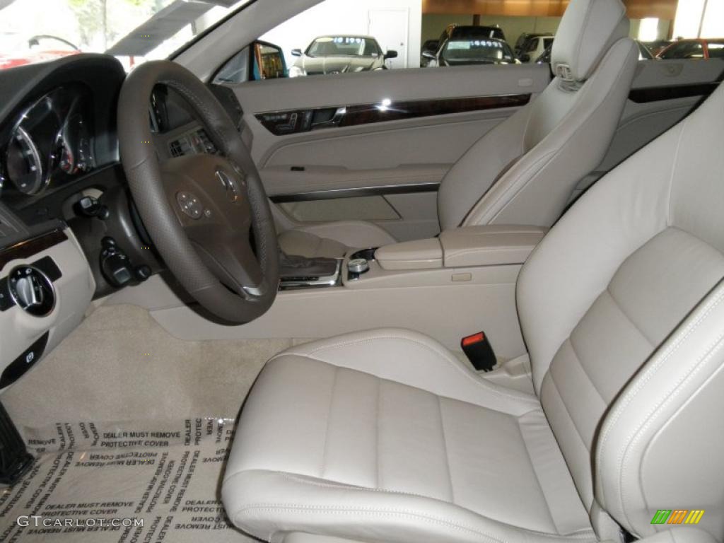 Almond/Mocha Interior 2011 Mercedes-Benz E 550 Cabriolet Photo #48881673