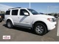 Avalanche White 2005 Nissan Pathfinder SE
