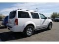Avalanche White - Pathfinder SE Photo No. 2